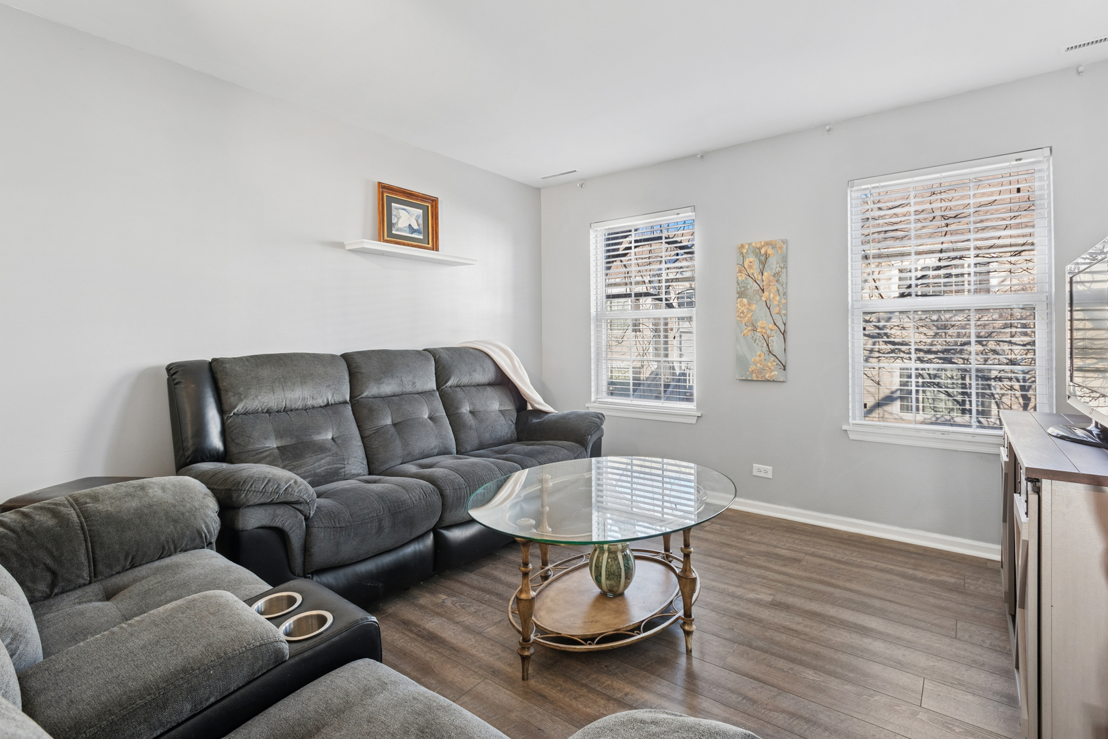 307 E Victoria Circle, North Aurora, IL 60542