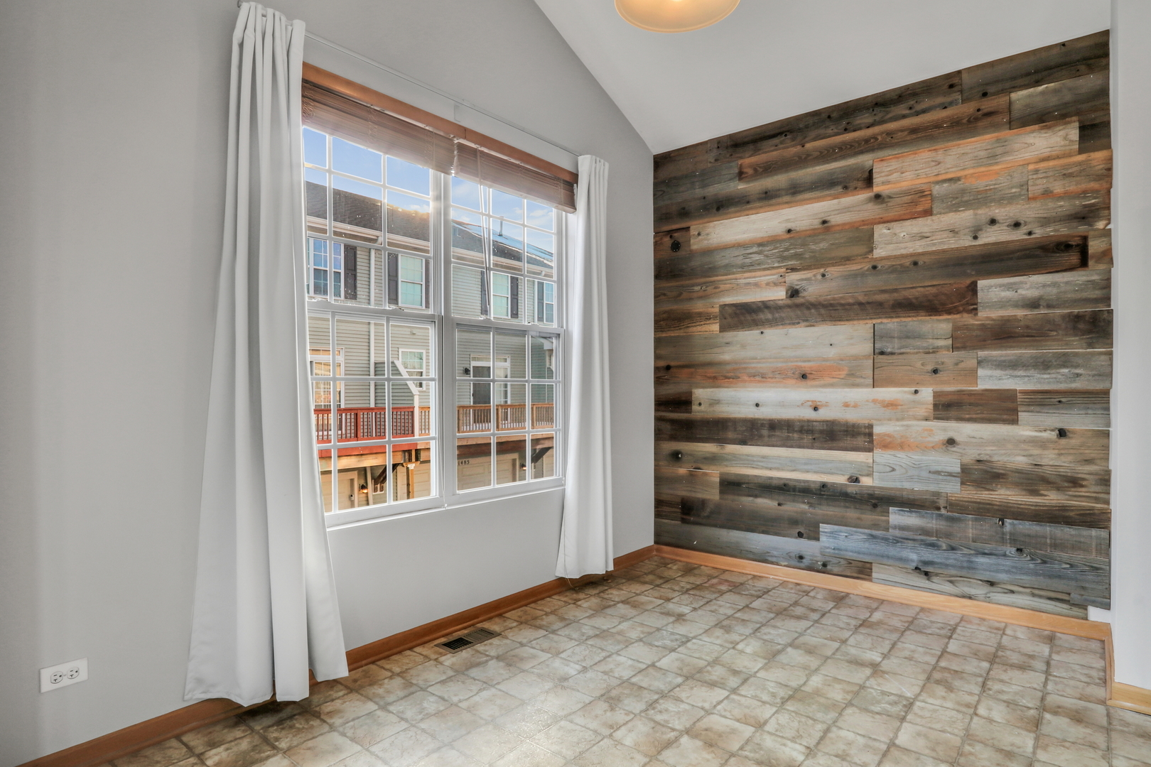 1491 W Sedgewood Court, Round Lake, IL 60073