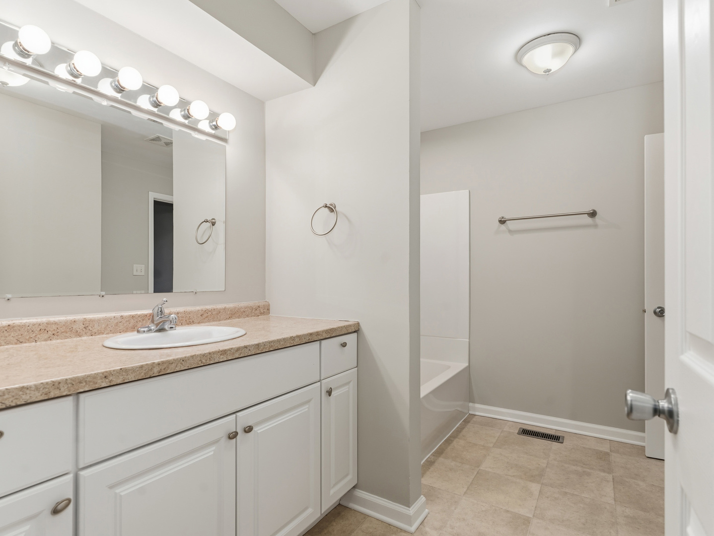 105 Blackhawk Drive, Minooka, IL 60447