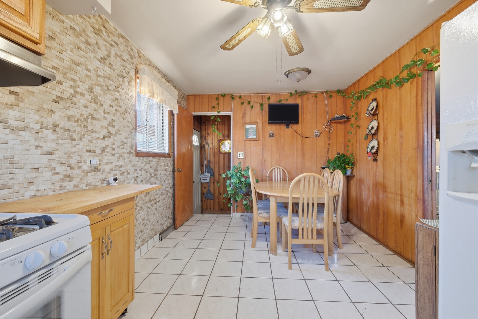 1426 N ROHDE Avenue, Berkeley, IL 60163