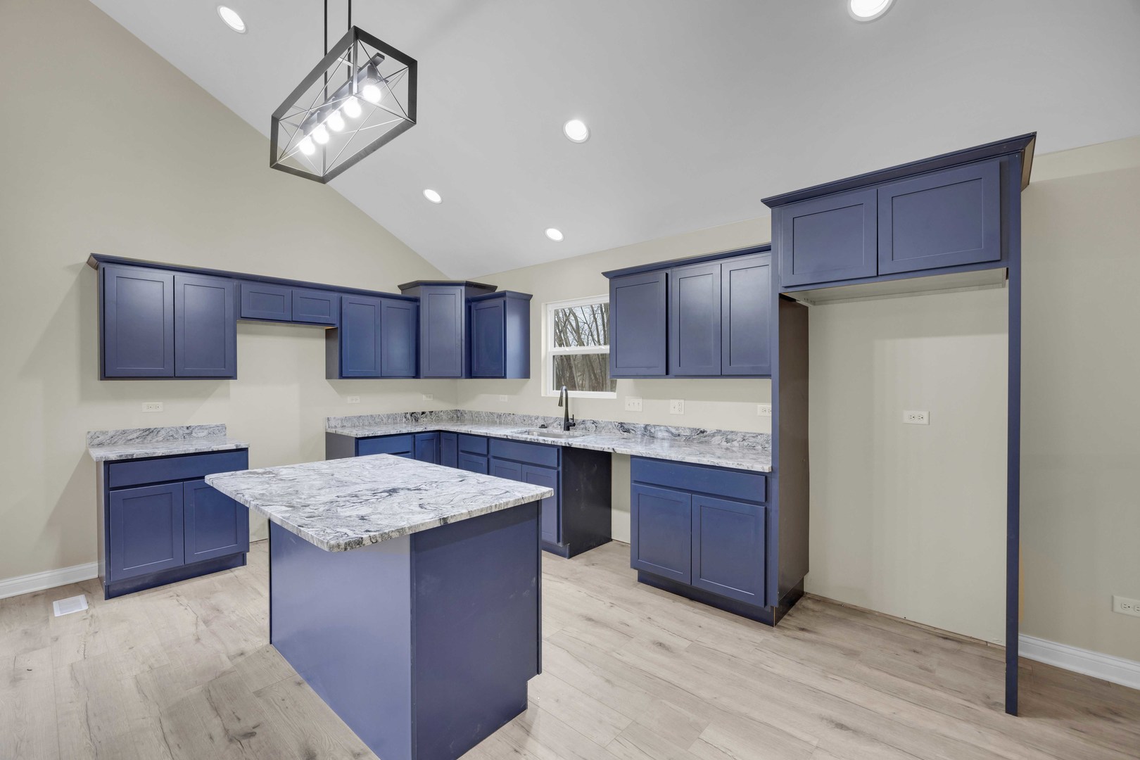 470 N School Street, Braidwood, IL 60408