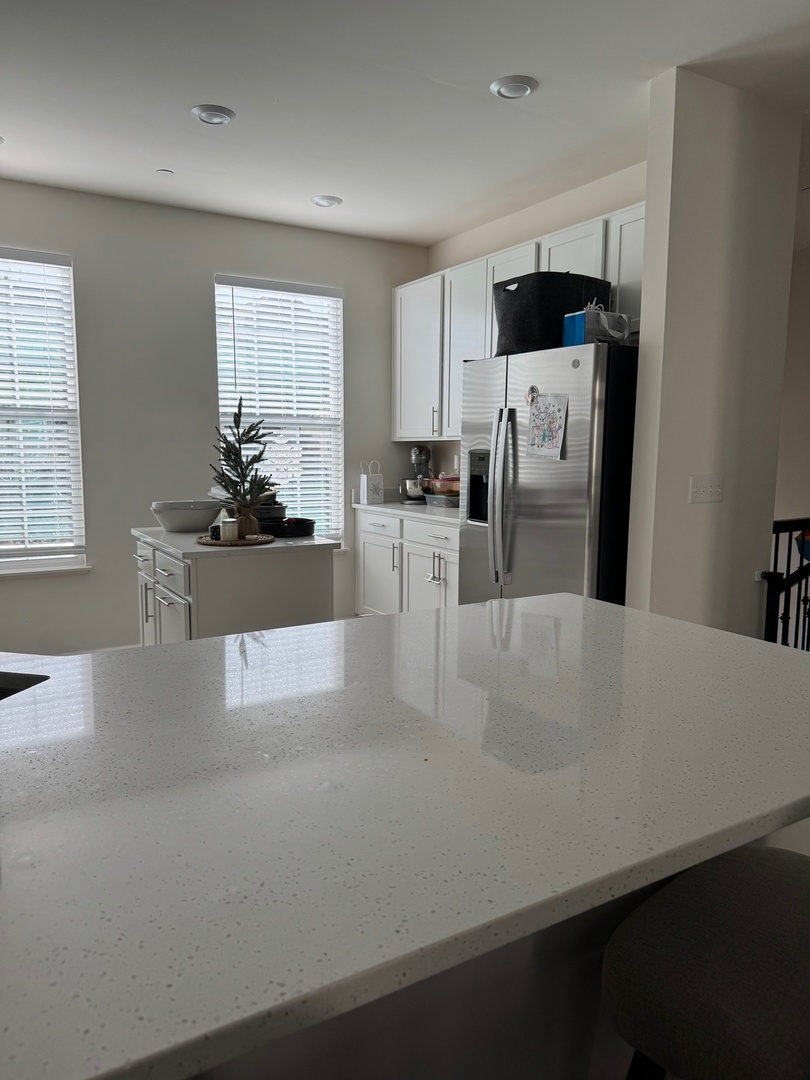 1654 Bentz Way, Batavia, IL 60510