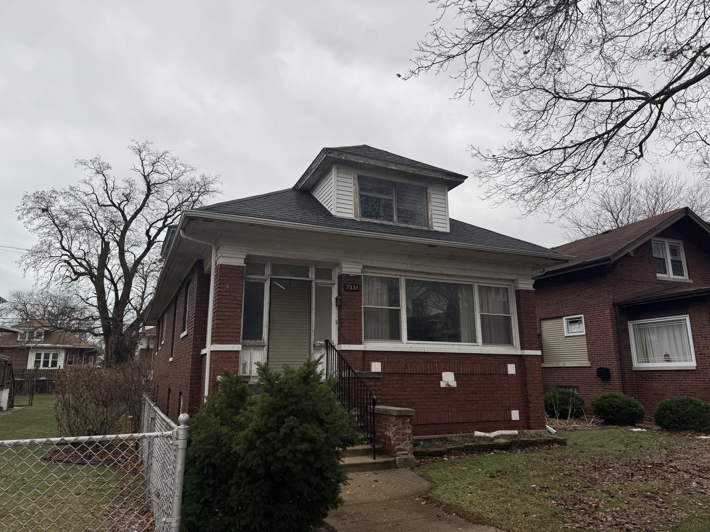 7331 S Clyde Avenue, Chicago, IL 60649