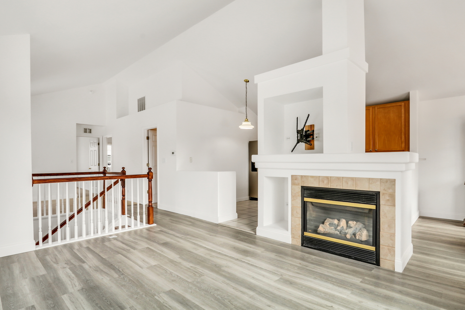 714 S Rosehall Lane, Round Lake, IL 60073