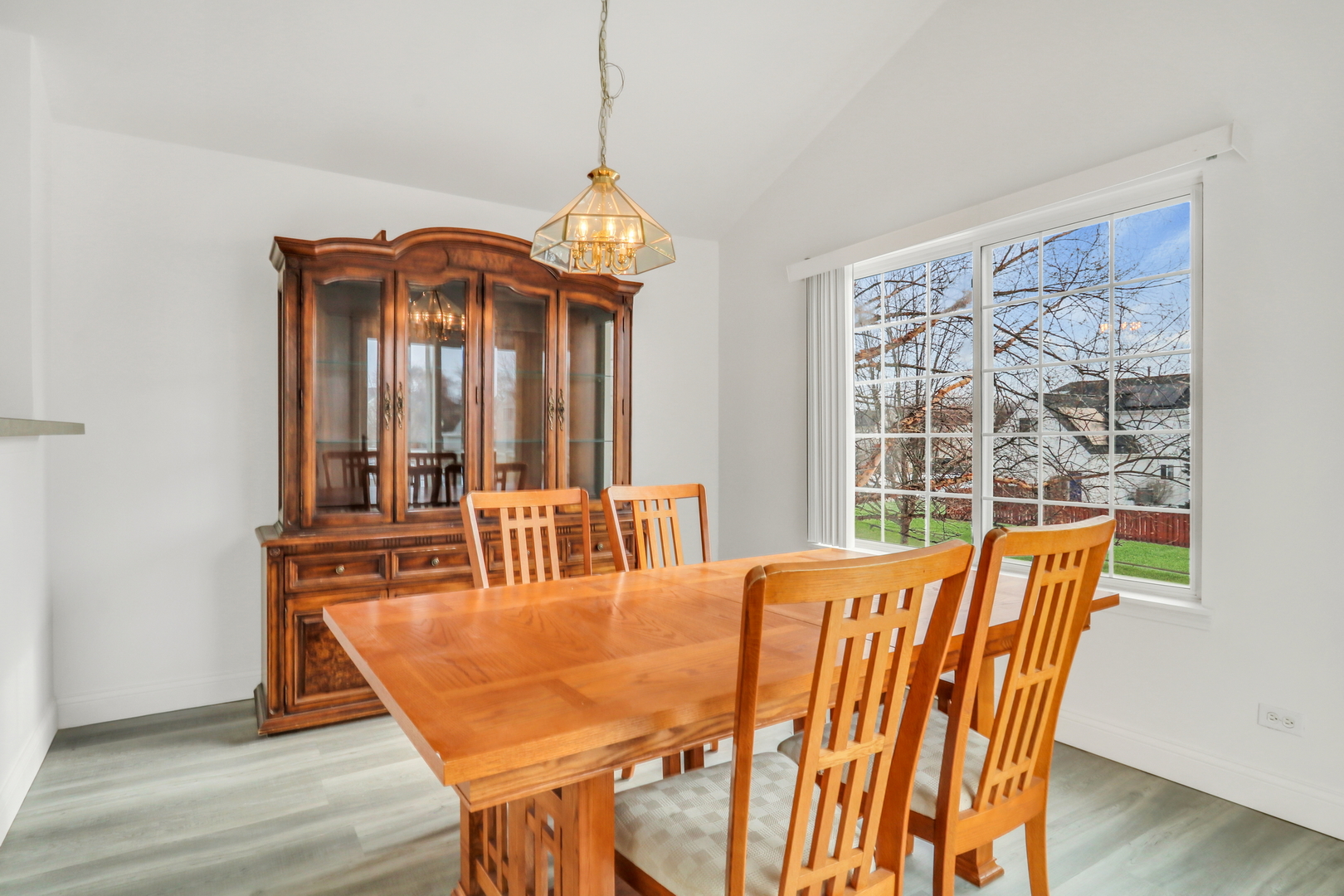 714 S Rosehall Lane, Round Lake, IL 60073