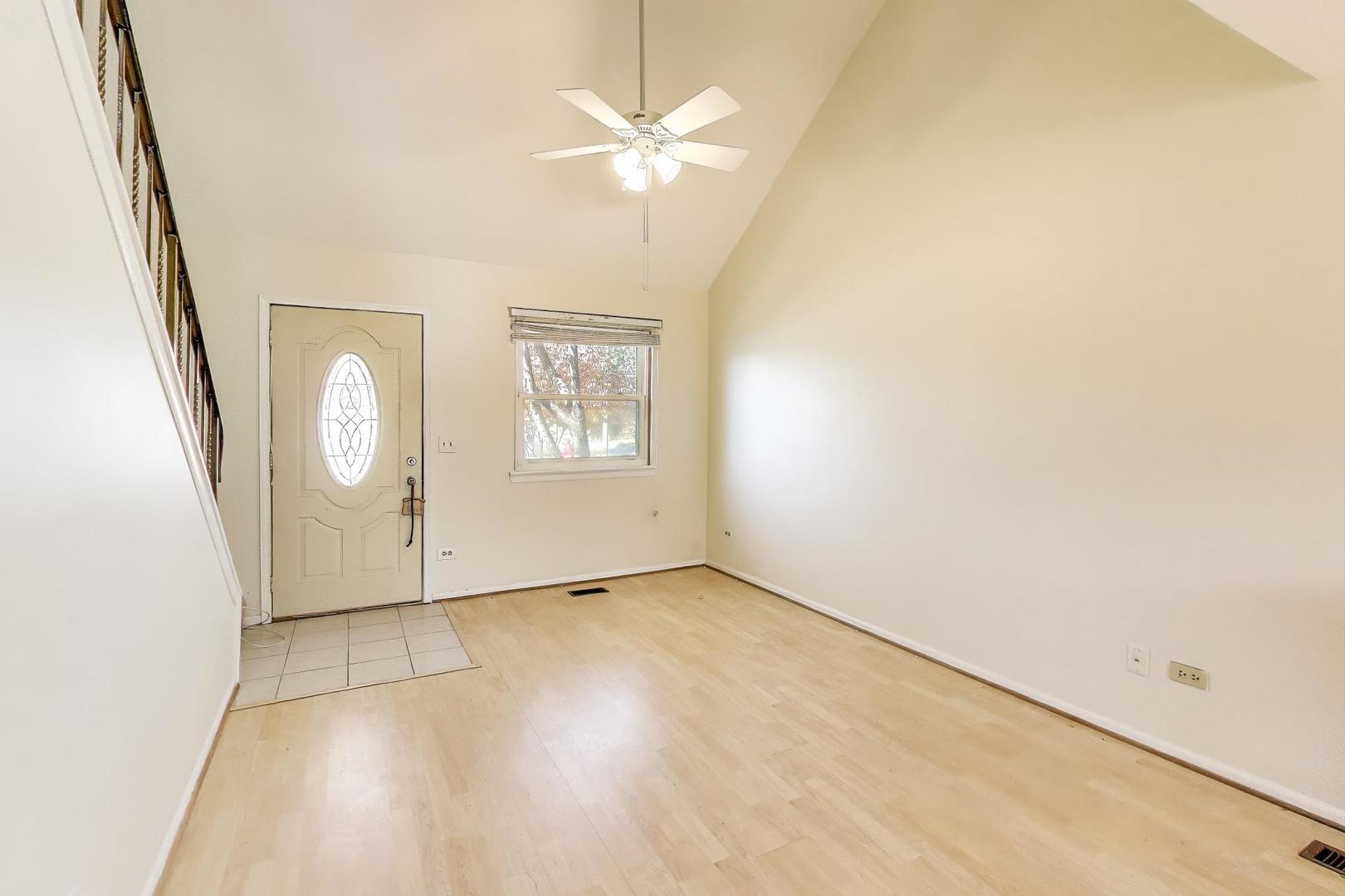 1018 Pheasant Run Lane, Aurora, IL 60504