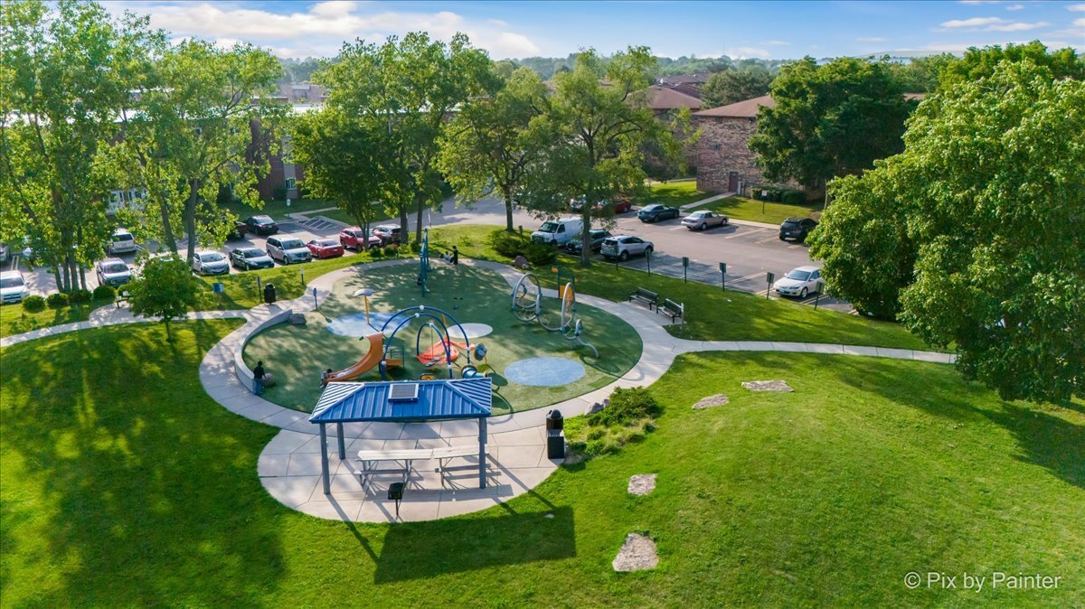 312 Klein Creek Court #B, Carol Stream, IL 60188