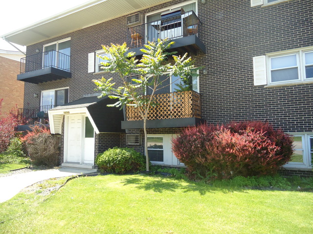 10748 S harlem Street #1S, Worth, IL 60482