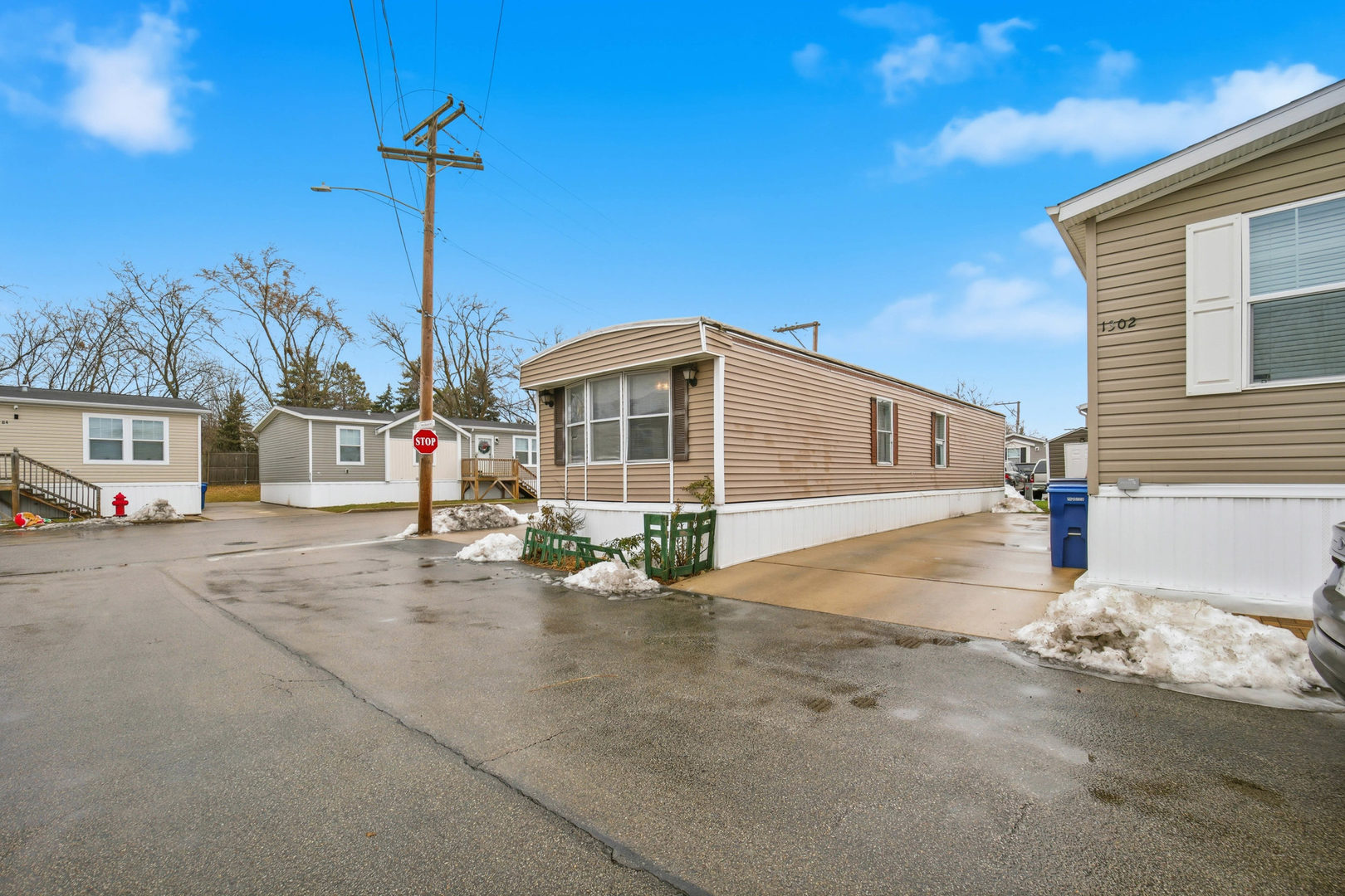 1300 W Branch Road, Northfield, IL 60093