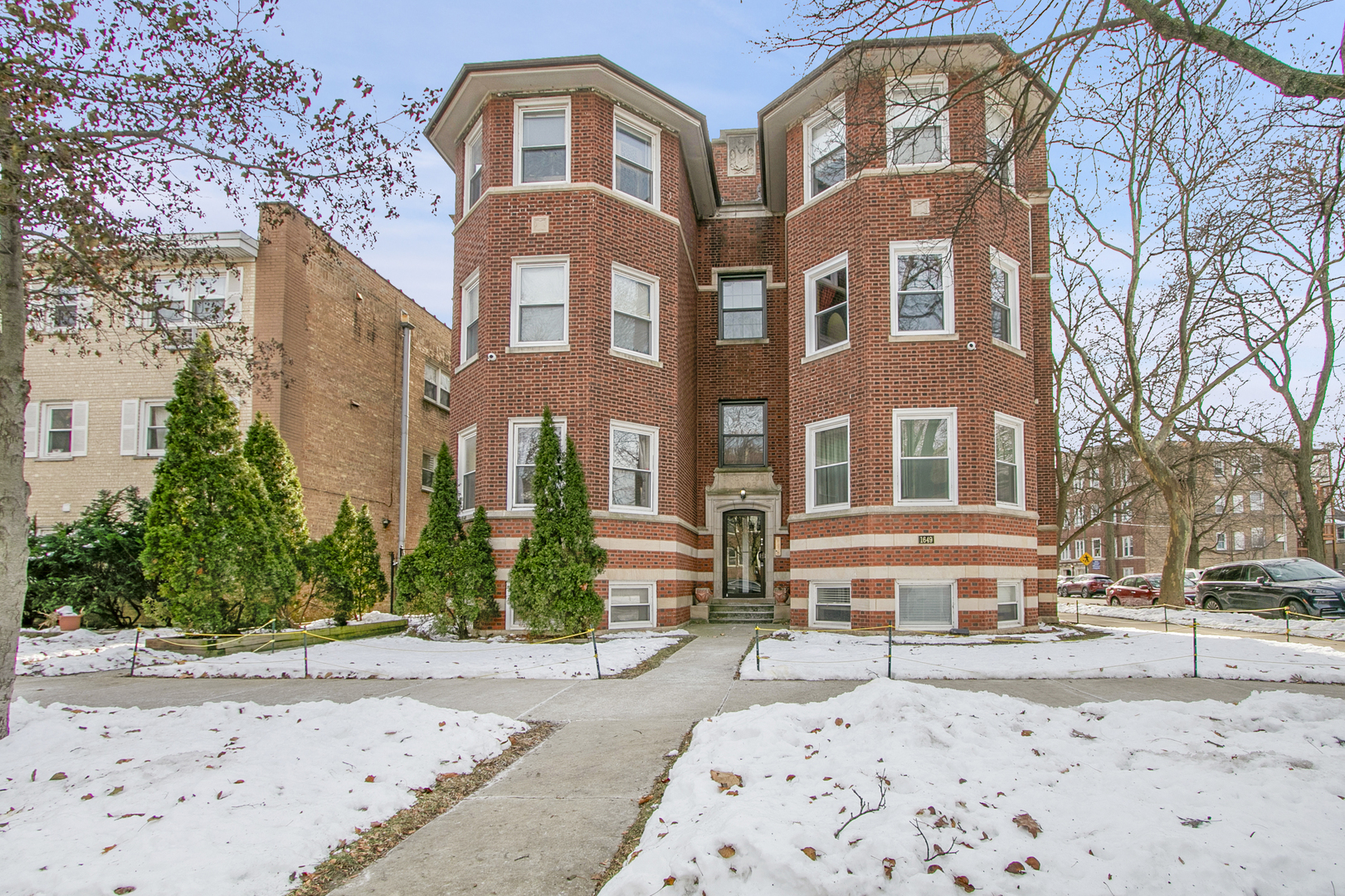 1647 W Sherwin Avenue #1, Chicago, IL 60626