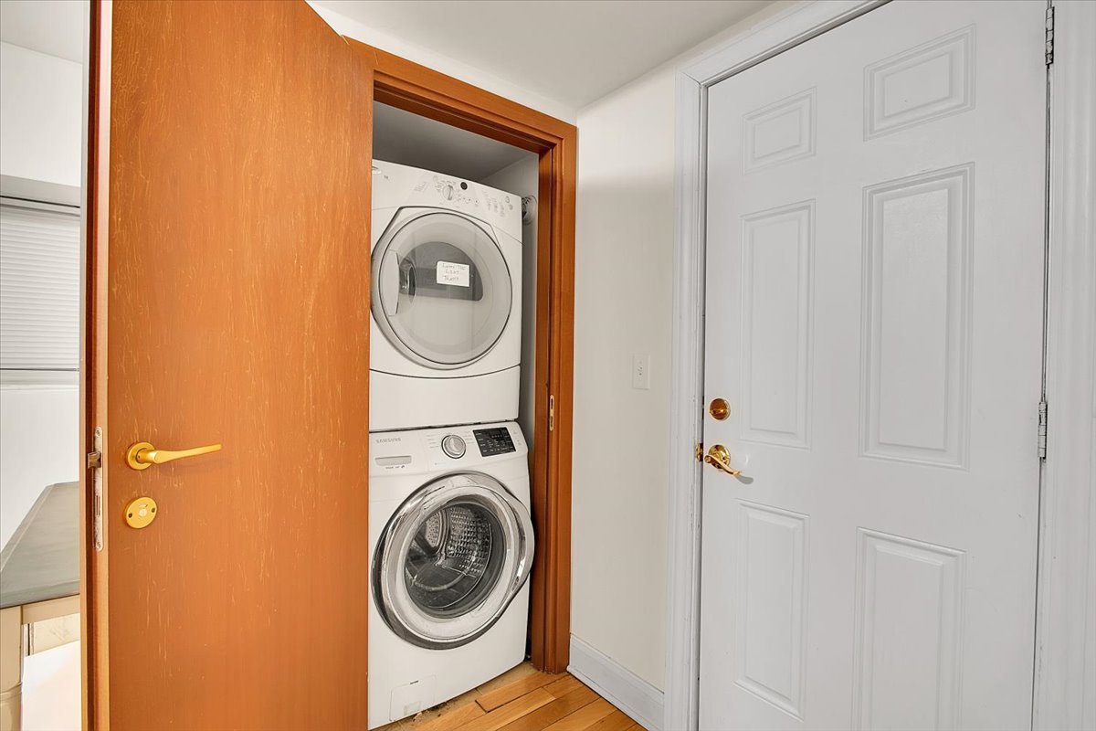 1647 W Sherwin Avenue #1, Chicago, IL 60626