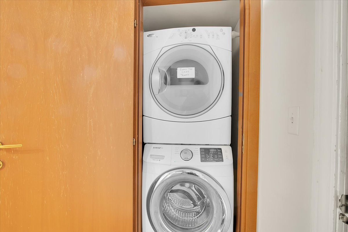 1647 W Sherwin Avenue #1, Chicago, IL 60626