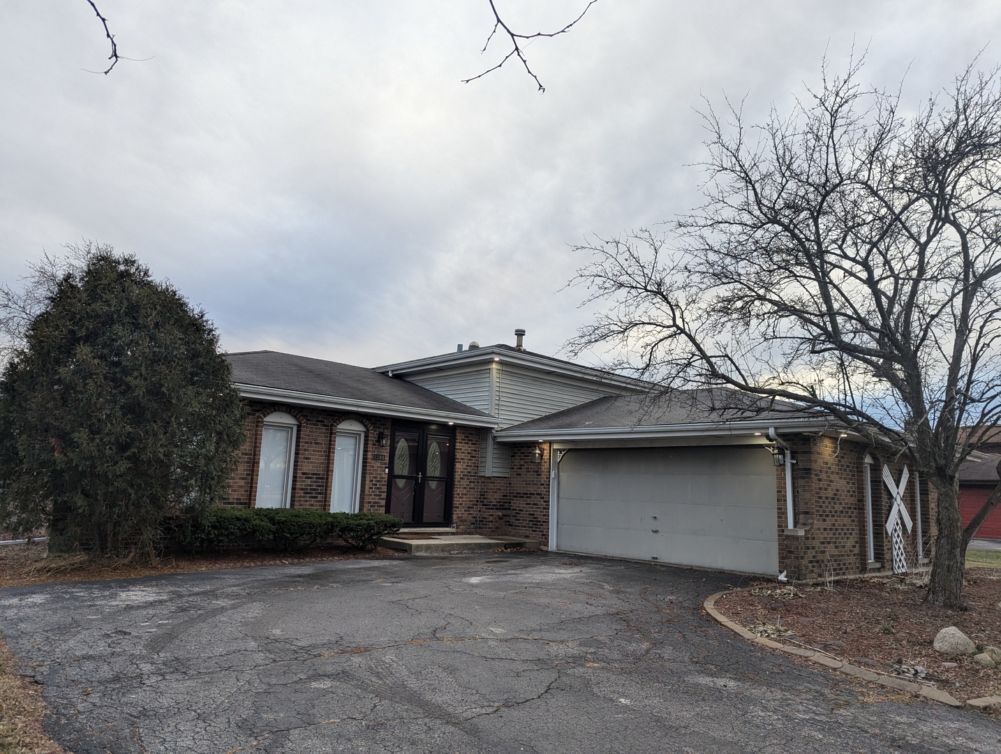 1200 Jacqueline Drive, Crete, IL 60417