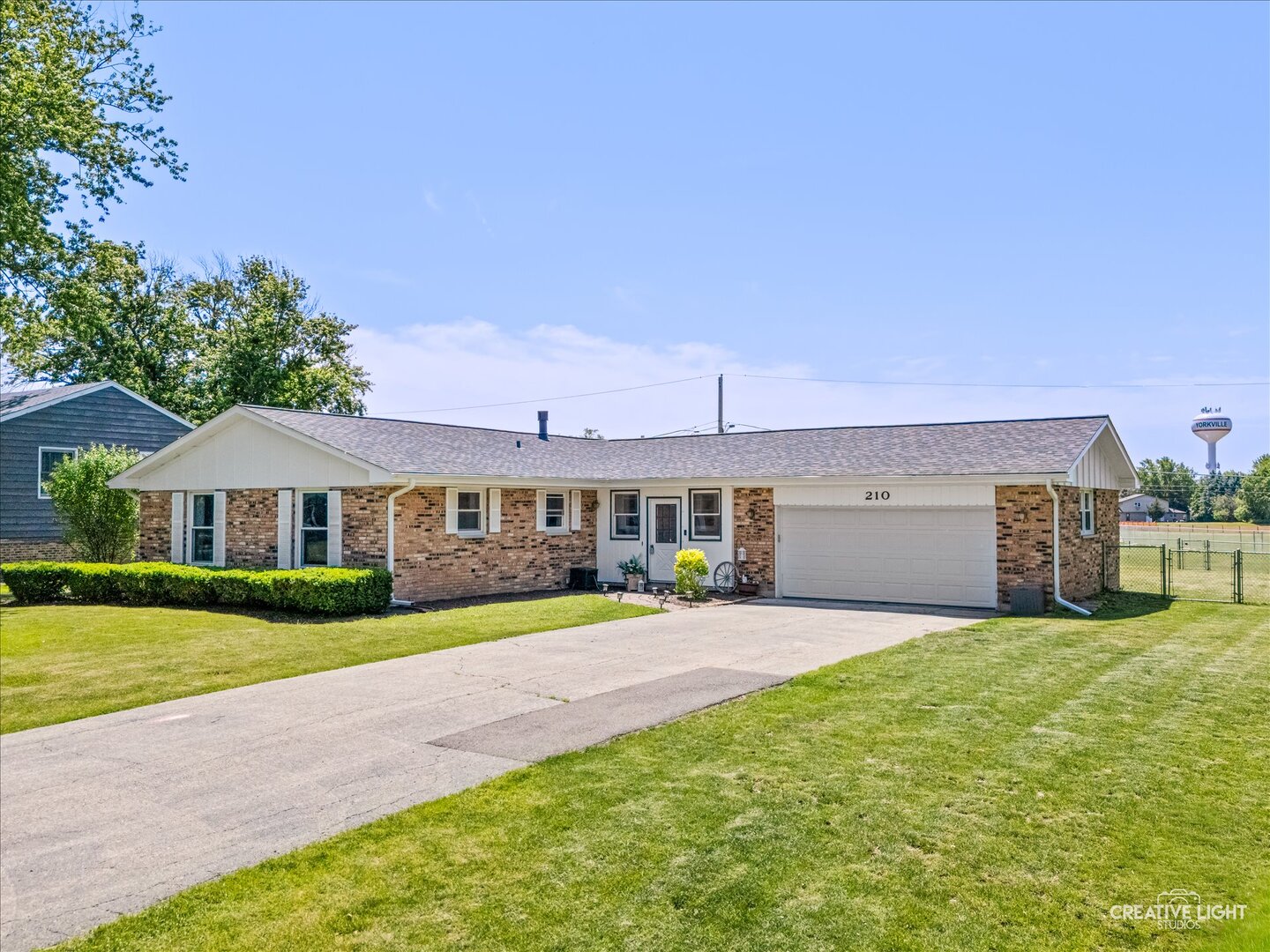 210 Georgeanna Street, Yorkville, IL 60560