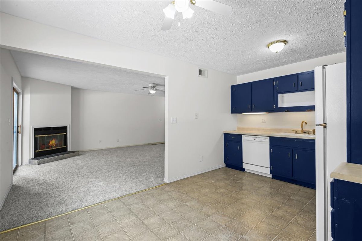 1916 Tracy Drive #31, Bloomington, IL 61704