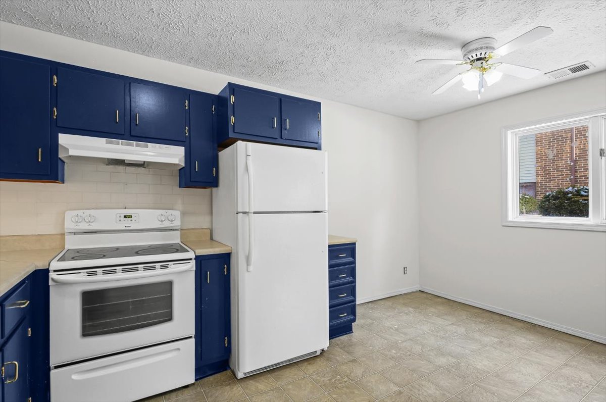 1916 Tracy Drive #31, Bloomington, IL 61704