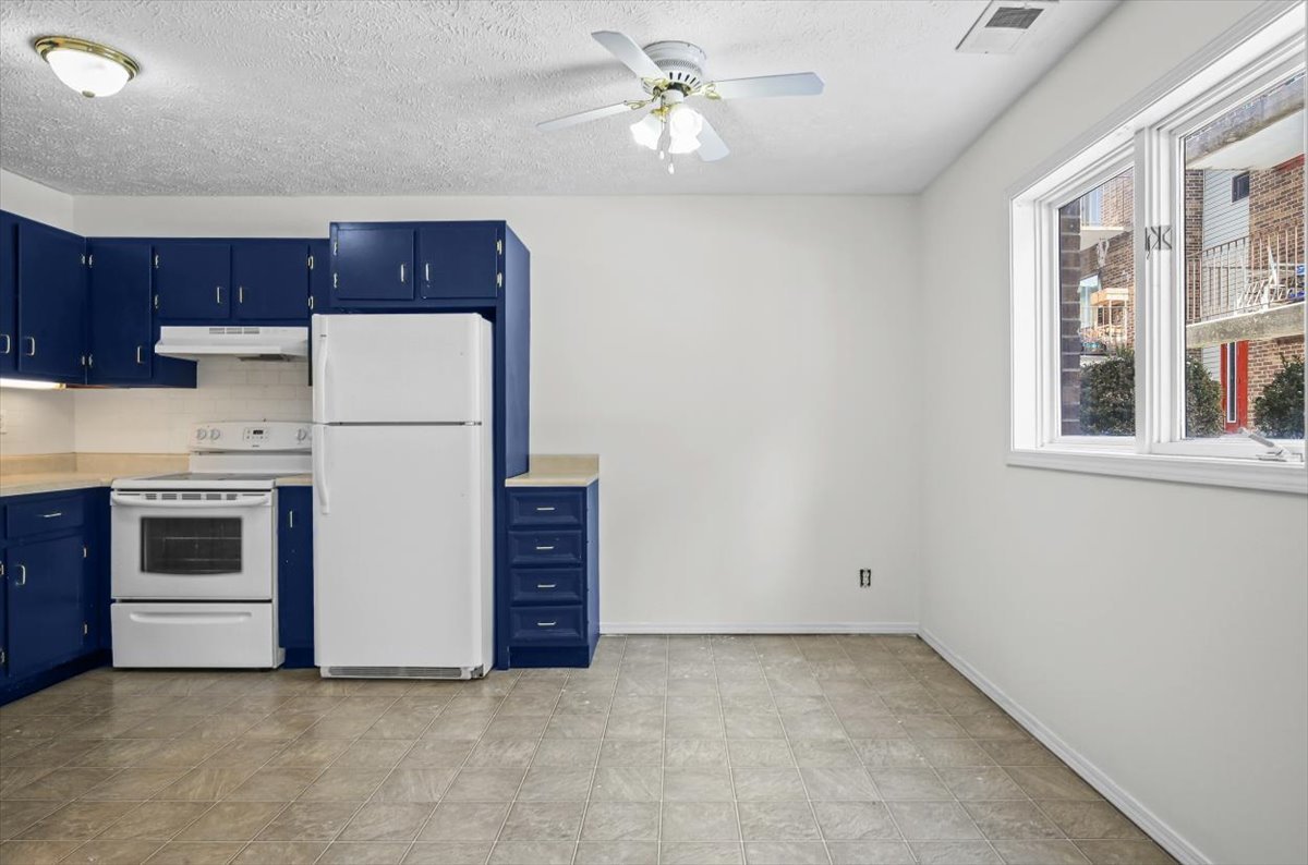 1916 Tracy Drive #31, Bloomington, IL 61704