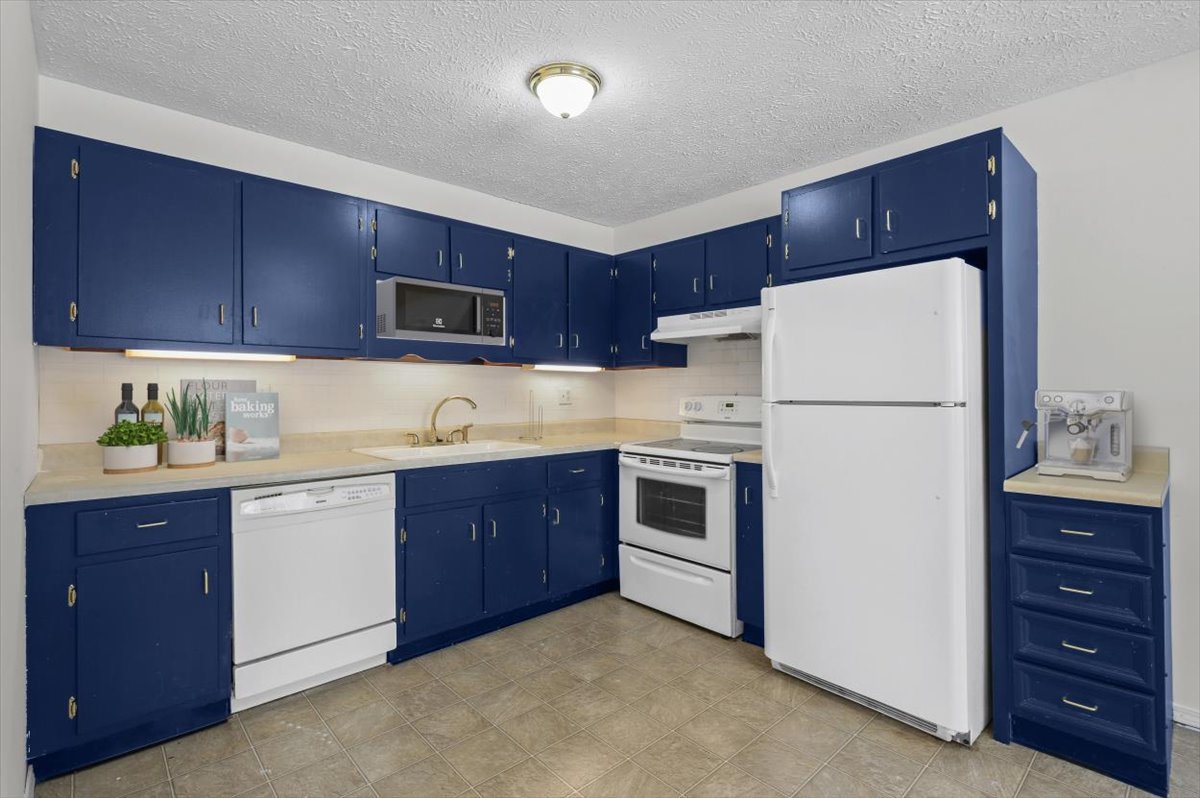 1916 Tracy Drive #31, Bloomington, IL 61704