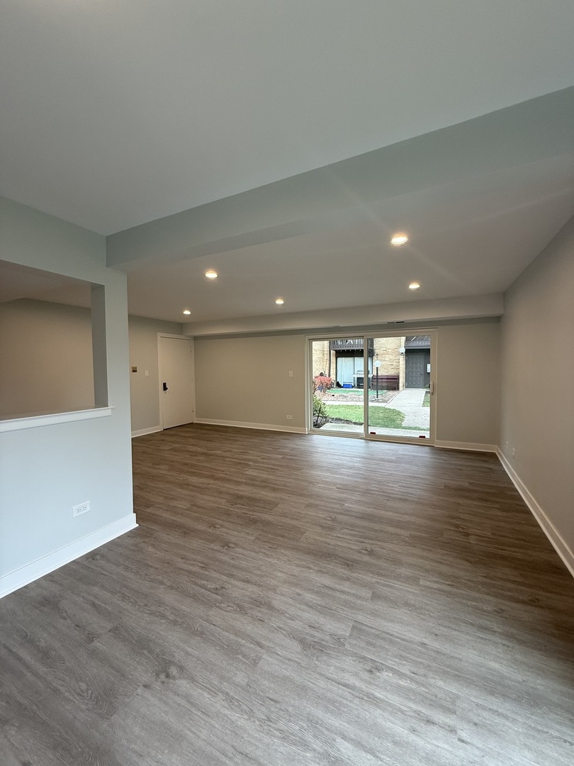 1173 S Forums Court #1D, Wheeling, IL 60090