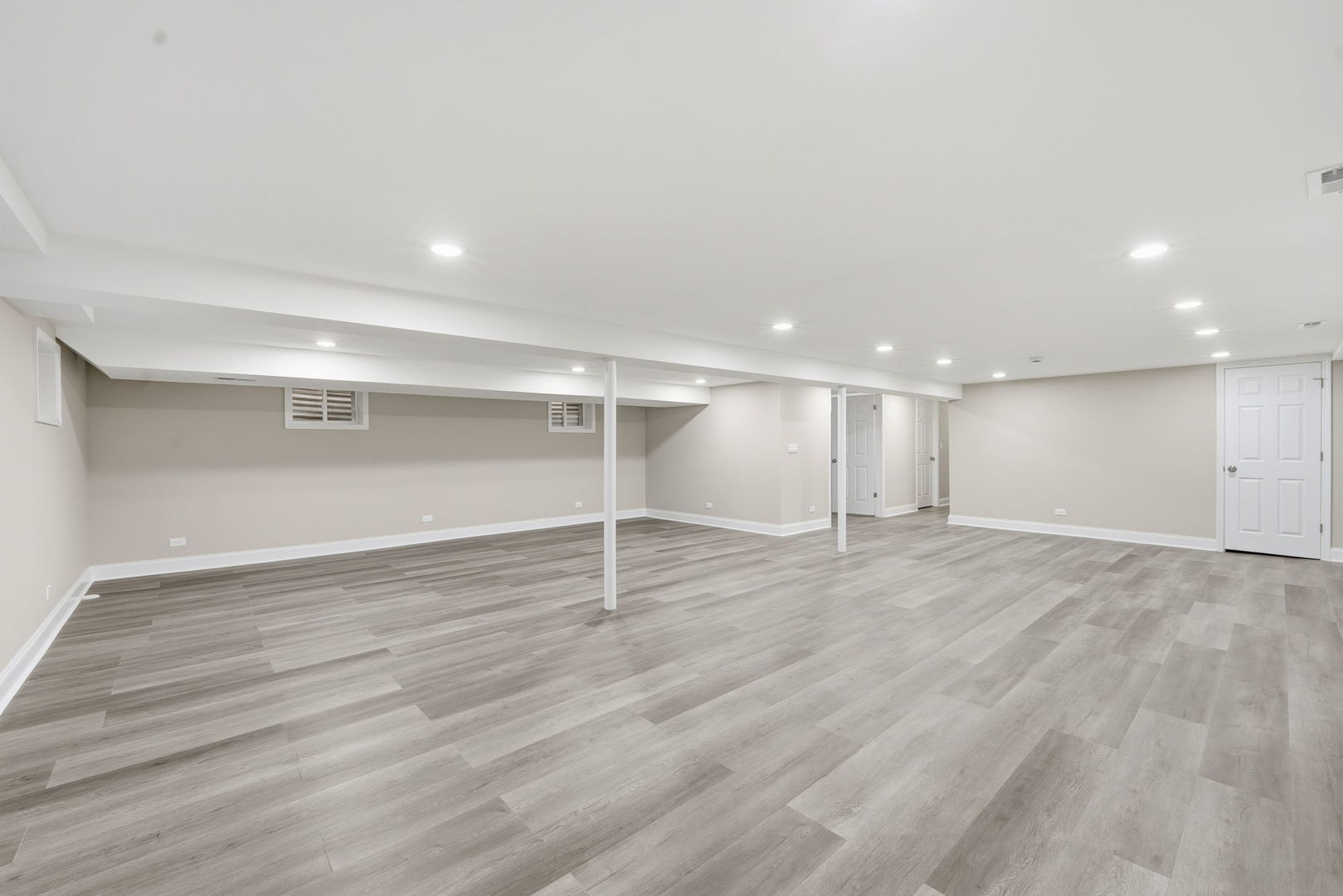 1220 N Hamlin Avenue, Park Ridge, IL 60068