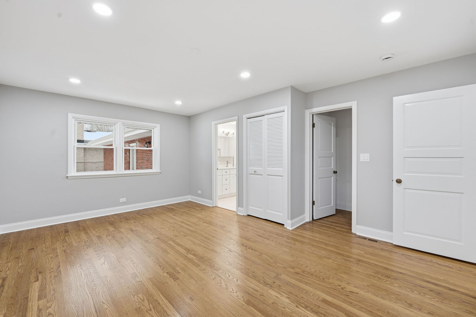 1220 N Hamlin Avenue, Park Ridge, IL 60068