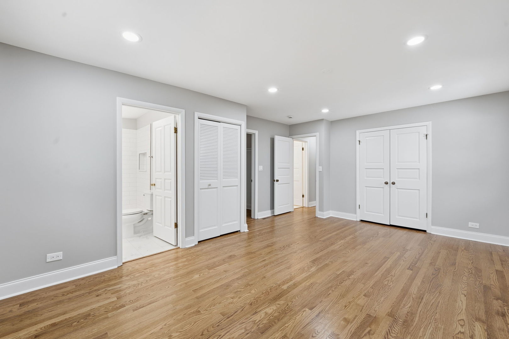 1220 N Hamlin Avenue, Park Ridge, IL 60068