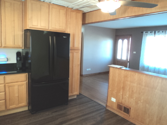 7711 W 82nd Street, Bridgeview, IL 60455