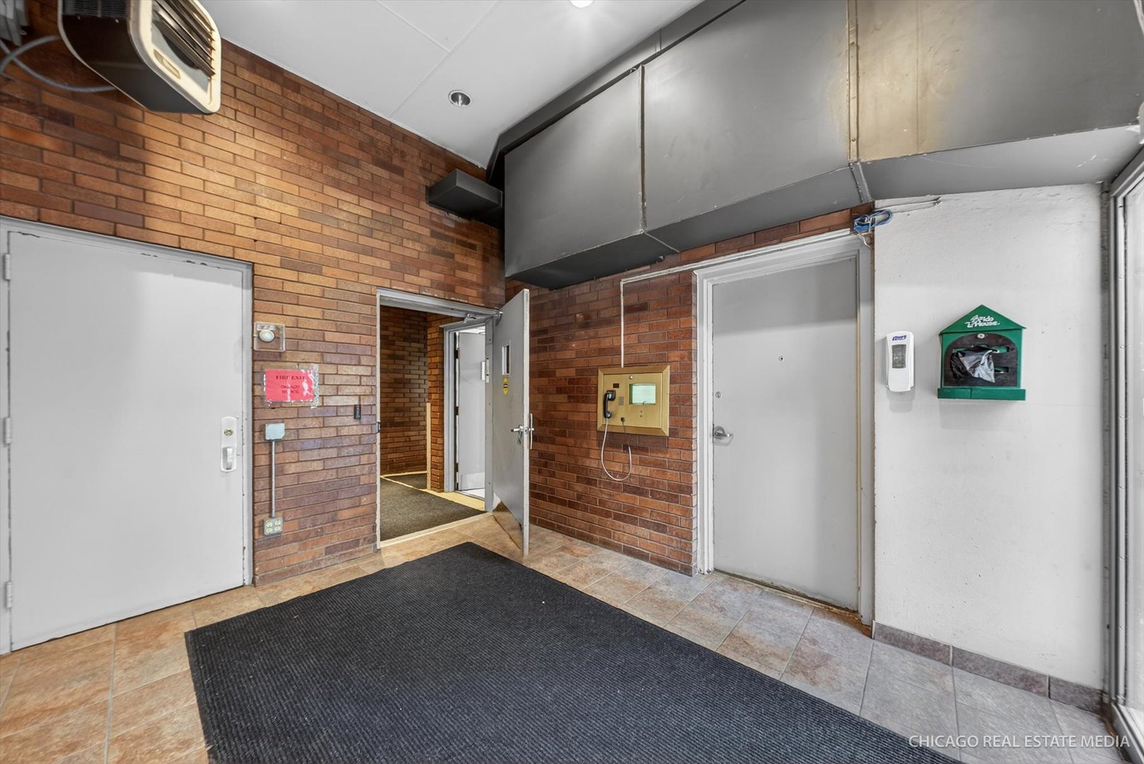 30 E Huron Street #02-COM04, Chicago, IL 60611