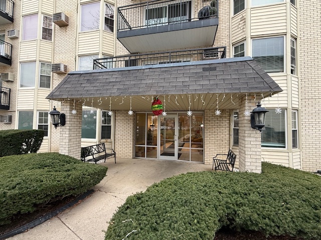 5510 Lincoln Avenue #B409, Morton Grove, IL 60053