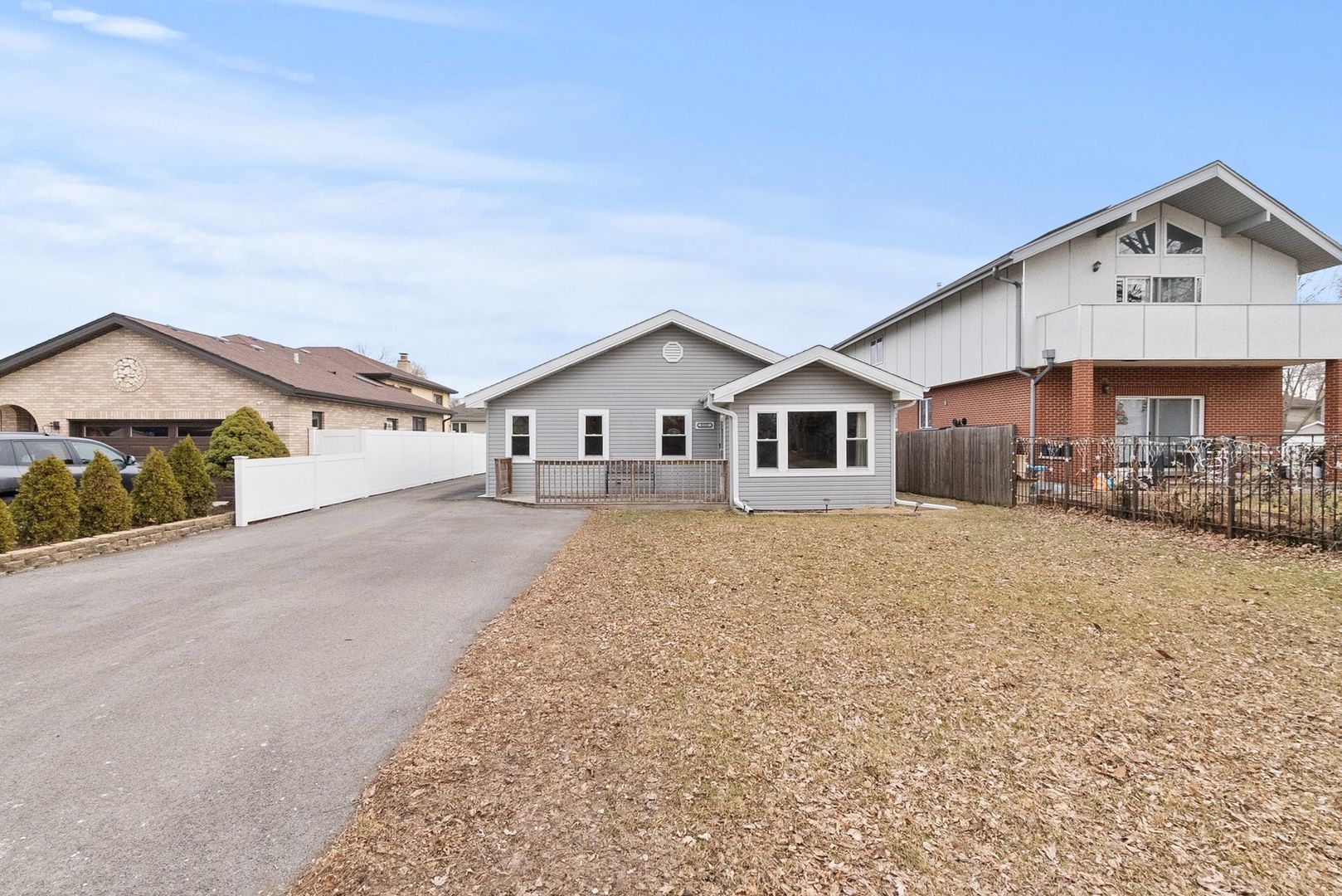 8555 S 79th Avenue, Justice, IL 60458