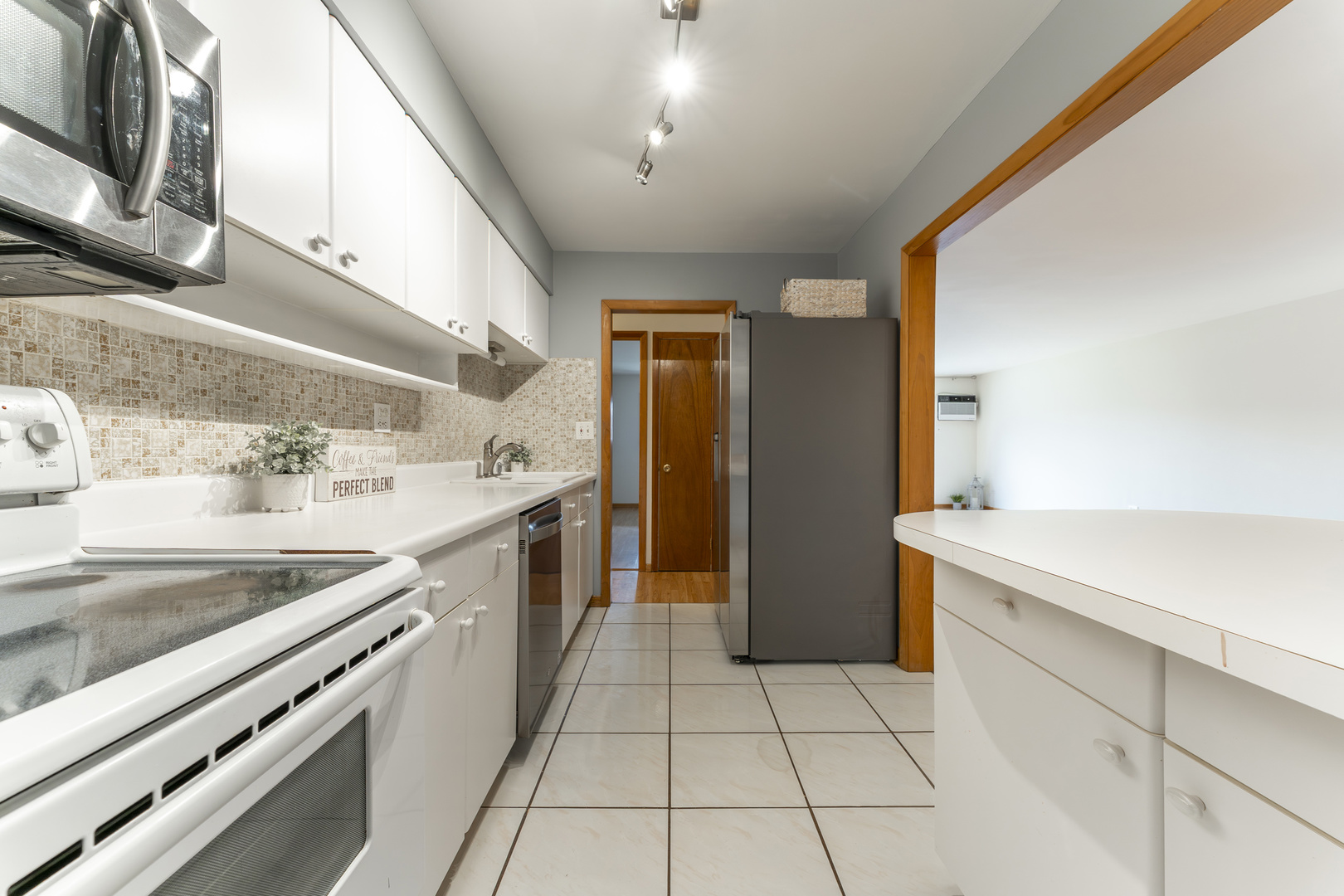 810 E Old Willow Road #209, Prospect Heights, IL 60070