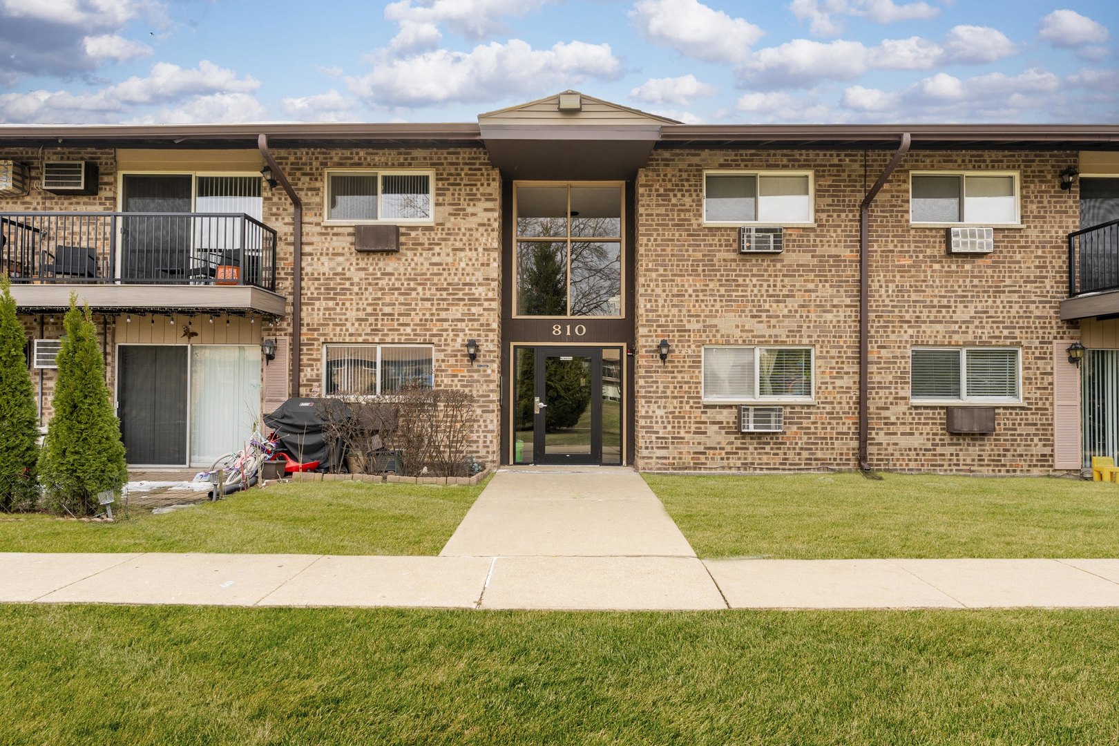 810 E Old Willow Road #209, Prospect Heights, IL 60070