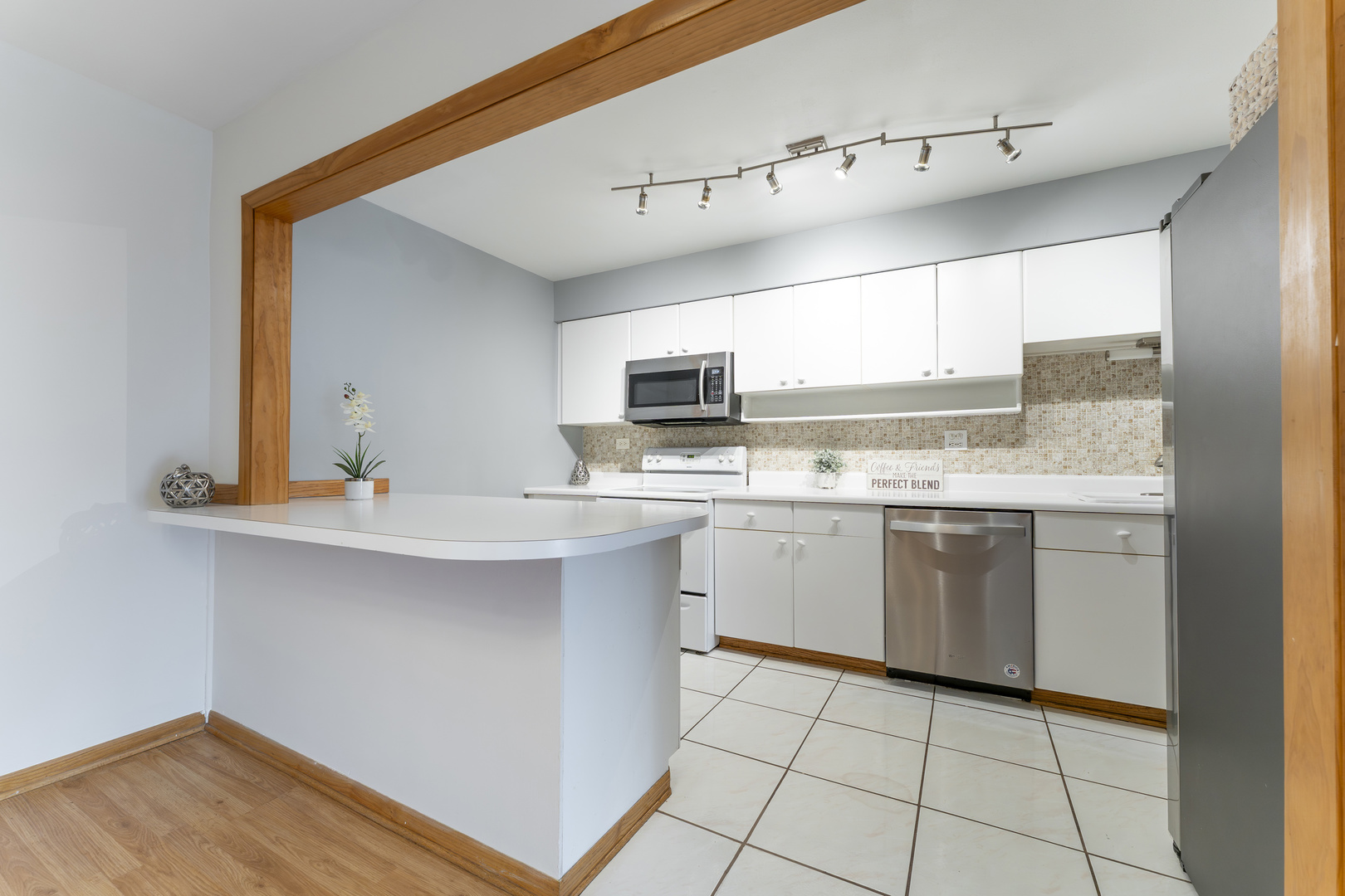 810 E Old Willow Road #209, Prospect Heights, IL 60070