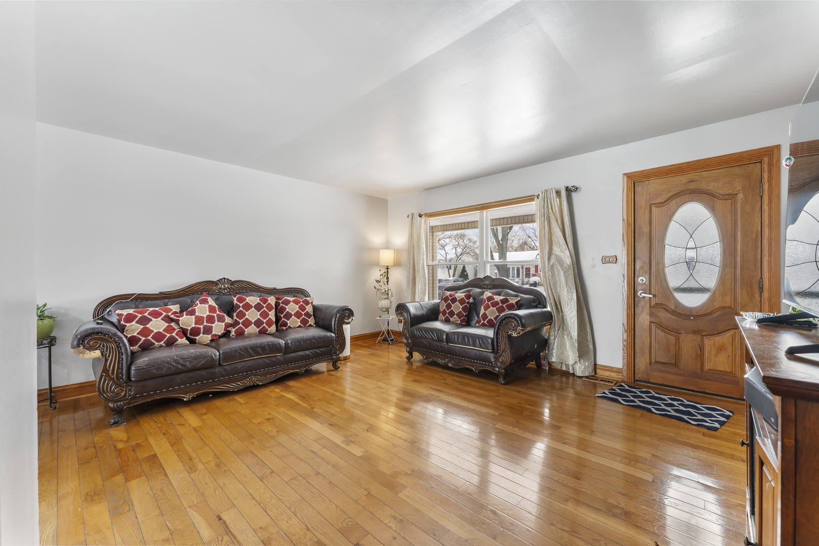 38 W Altgeld Avenue, Glendale Heights, IL 60139