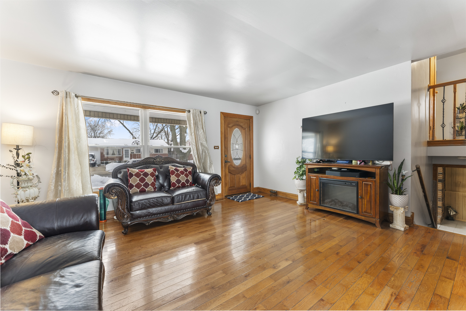 38 W Altgeld Avenue, Glendale Heights, IL 60139