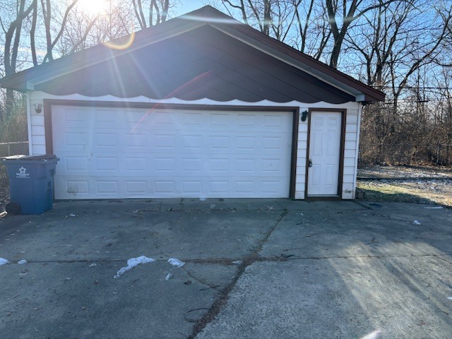 16638 Thornton Avenue, South Holland, IL 60473