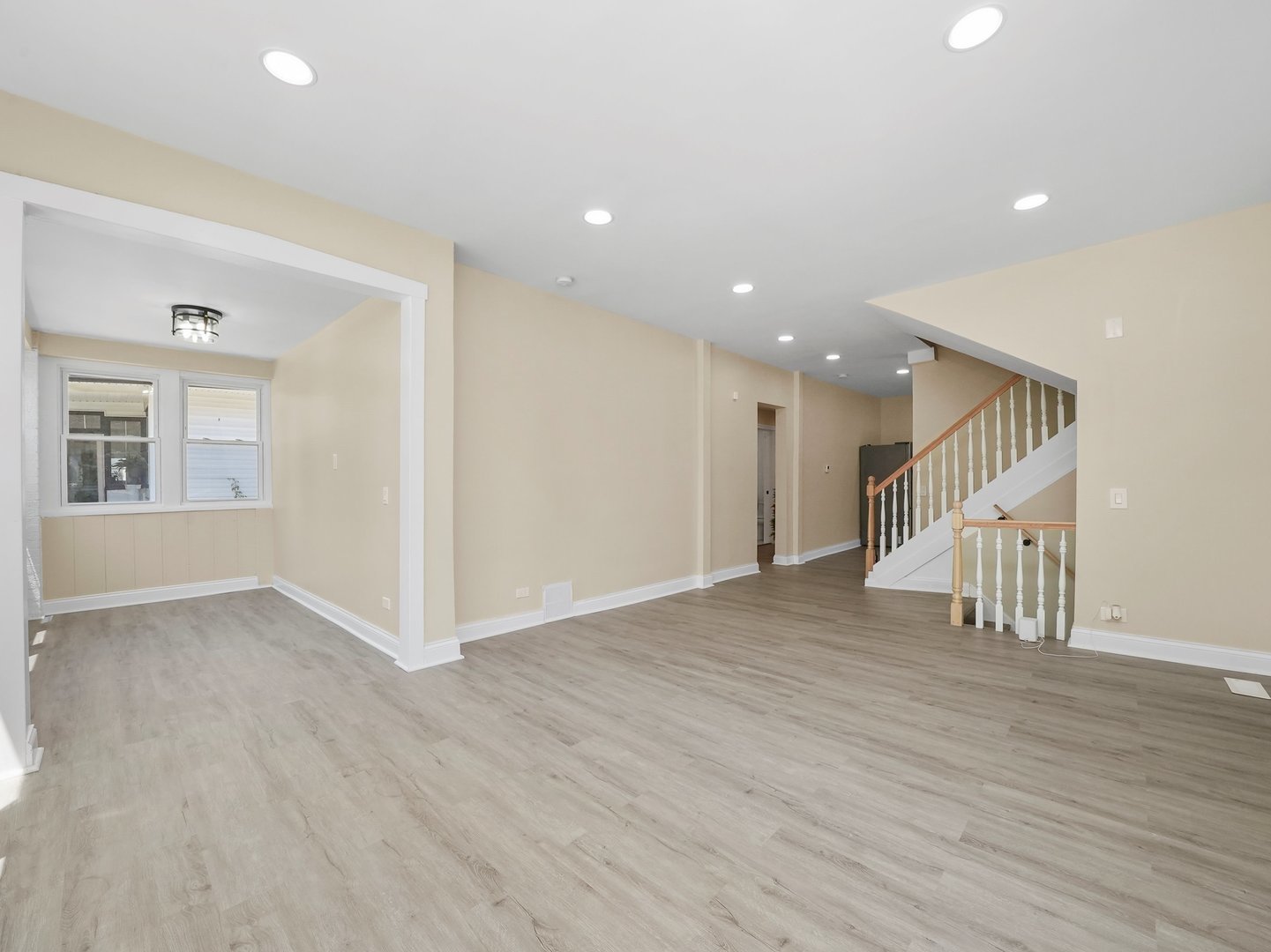 811 S 7th Avenue, Maywood, IL 60153