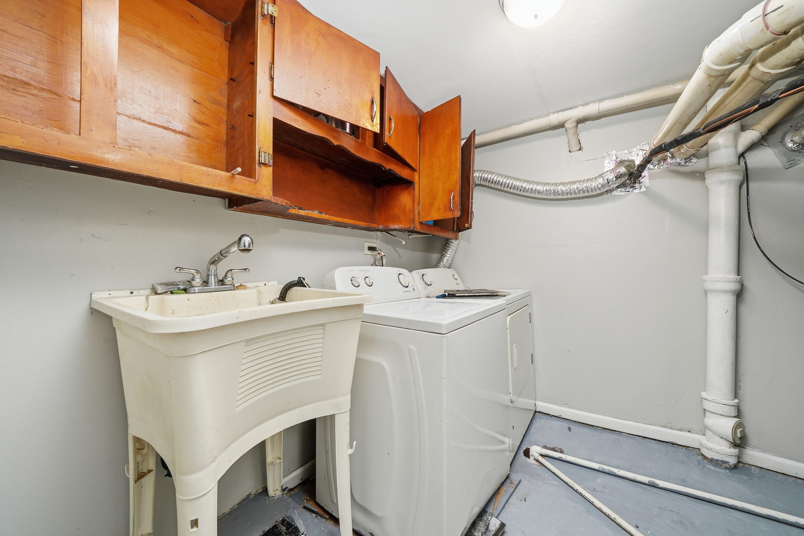 8816 S Constance Avenue, Chicago, IL 60617