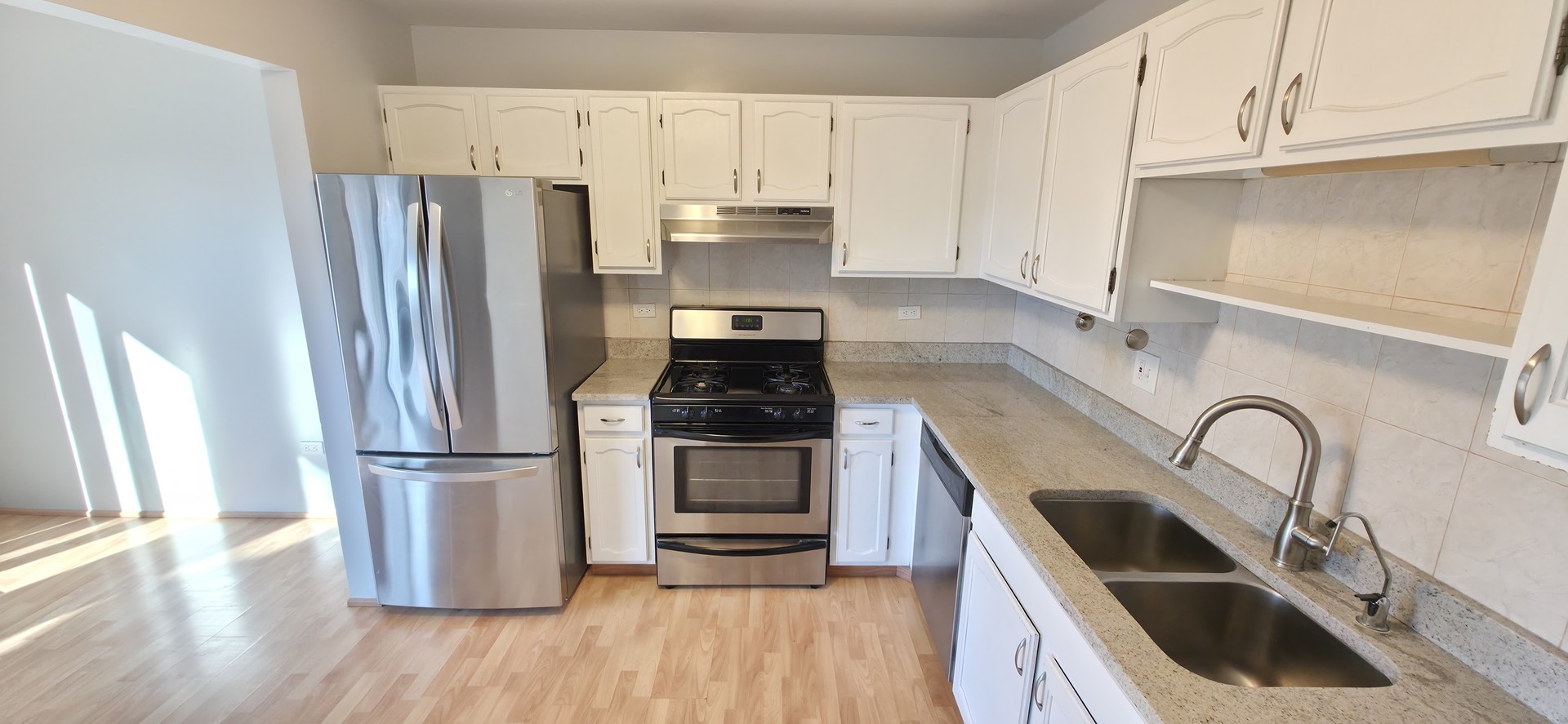 660 Cumberland Trail #BB2, Roselle, IL 60172