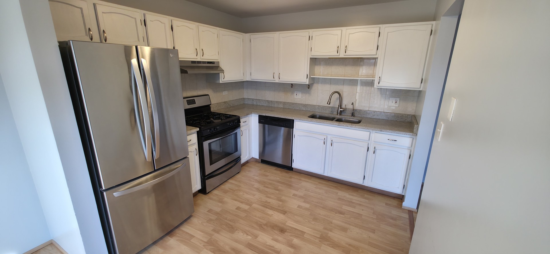 660 Cumberland Trail #BB2, Roselle, IL 60172