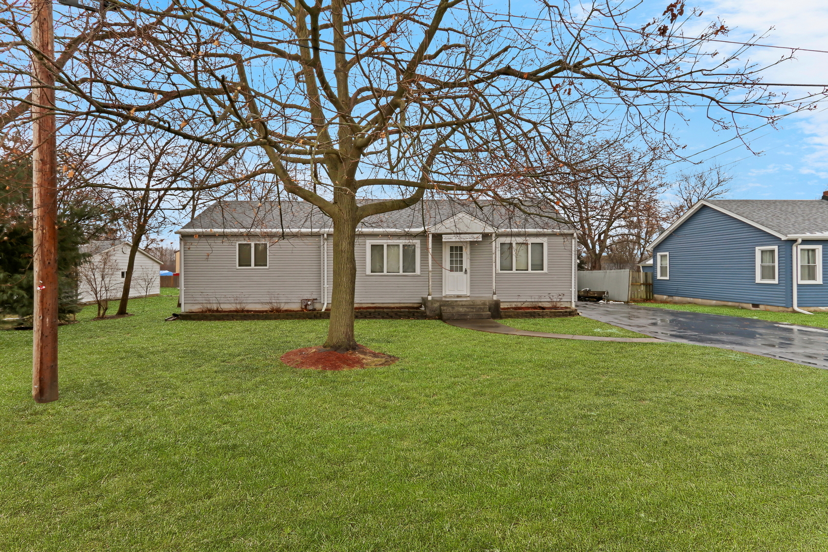 41085 N 1st Street, Antioch, IL 60002