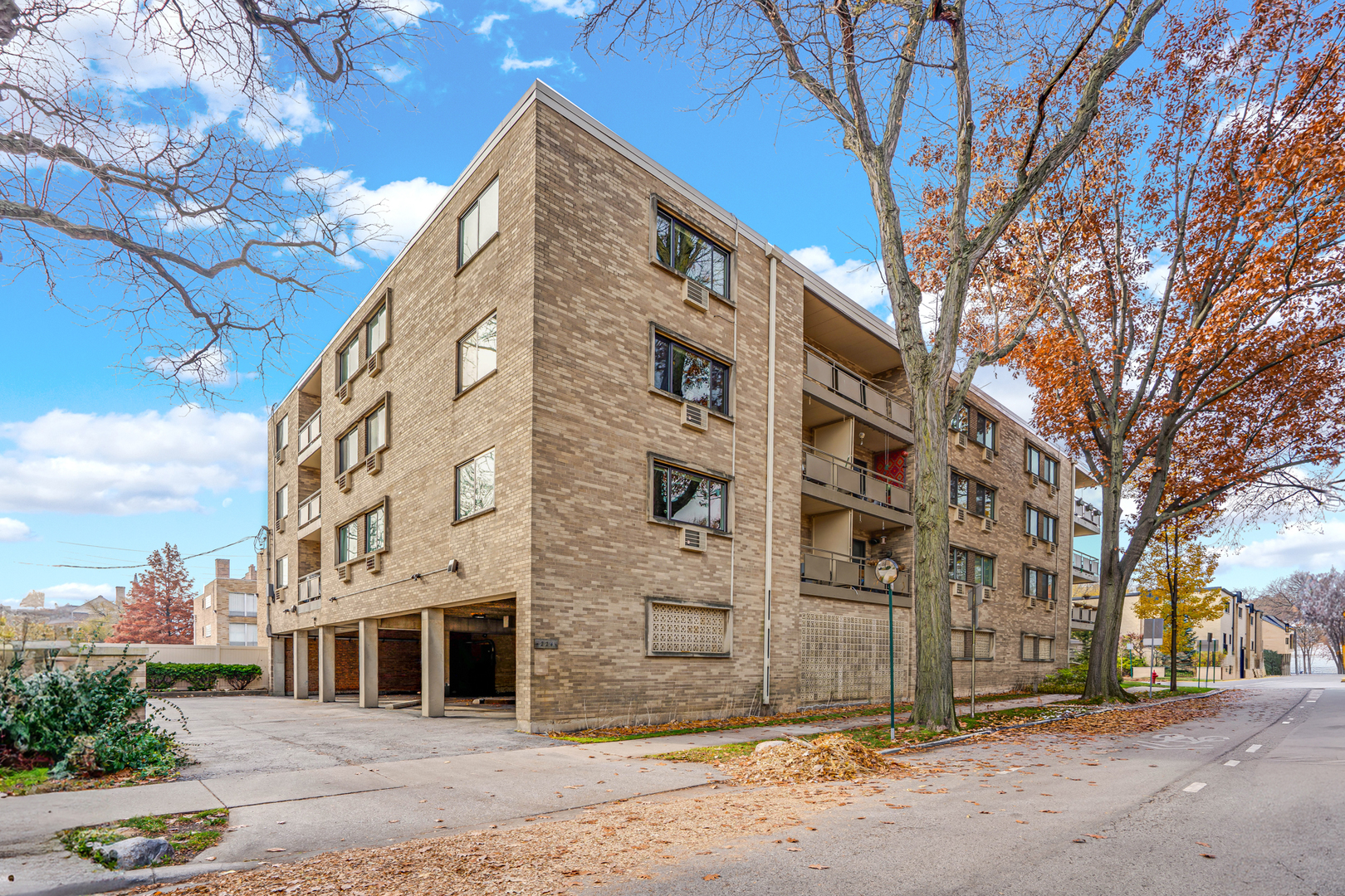224 N Kenilworth Avenue #4D, Oak Park, IL 60302