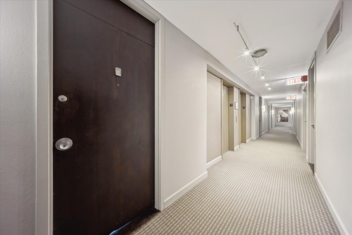 88 W Schiller Street #2107L, Chicago, IL 60610