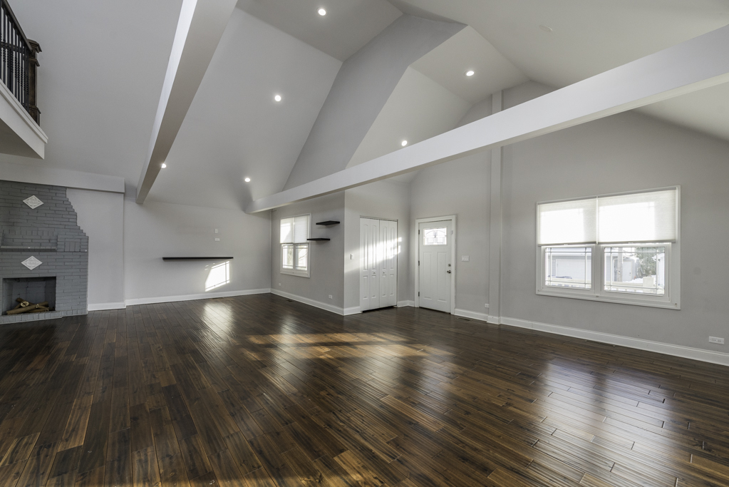 33715 N Lake Shore Drive, Grayslake, IL 60030