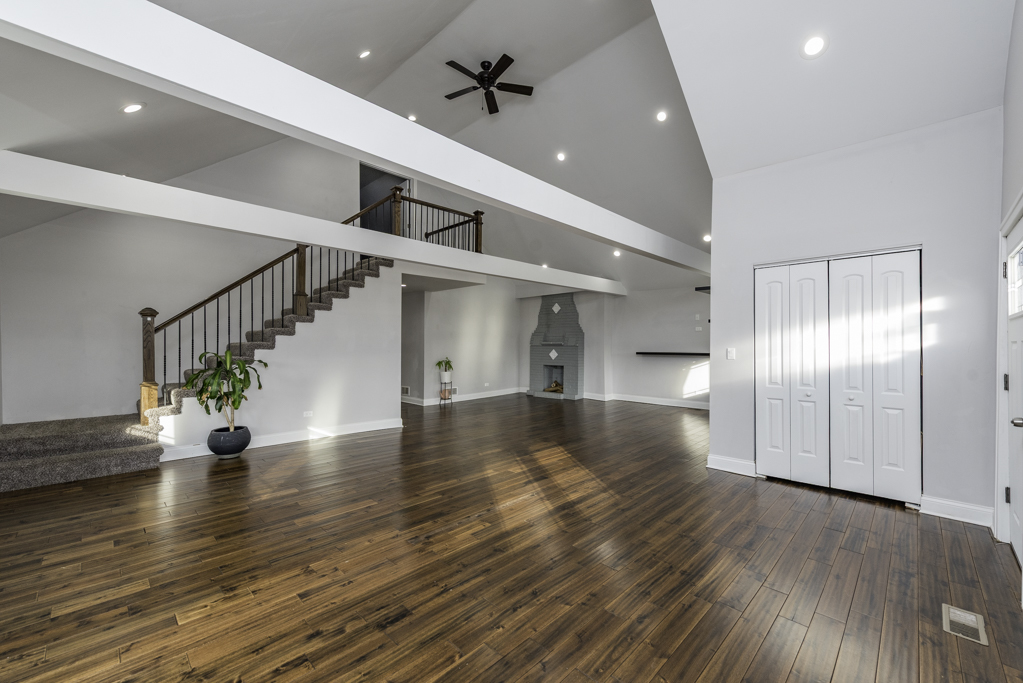 33715 N Lake Shore Drive, Grayslake, IL 60030