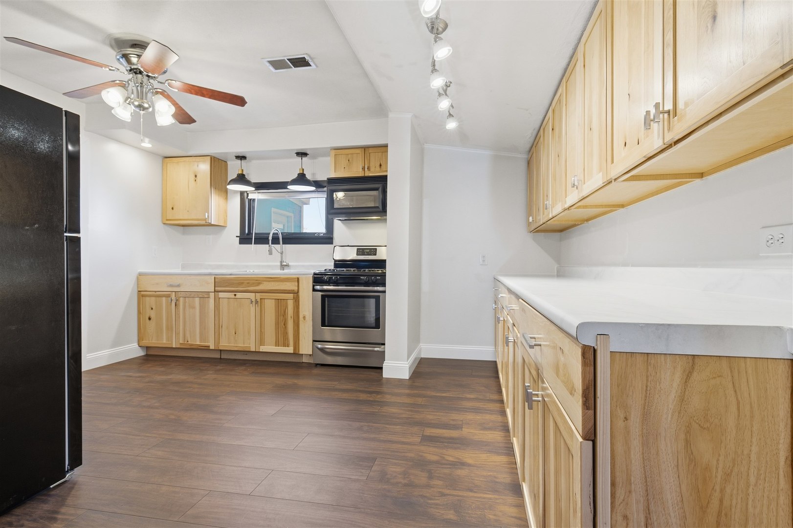 505 W North Street, Stanford, IL 61774