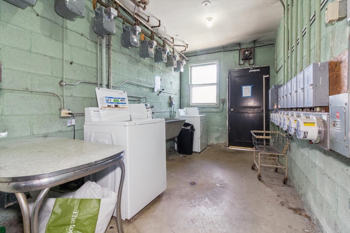 1211 Homestead Road, La Grange Park, IL 60526