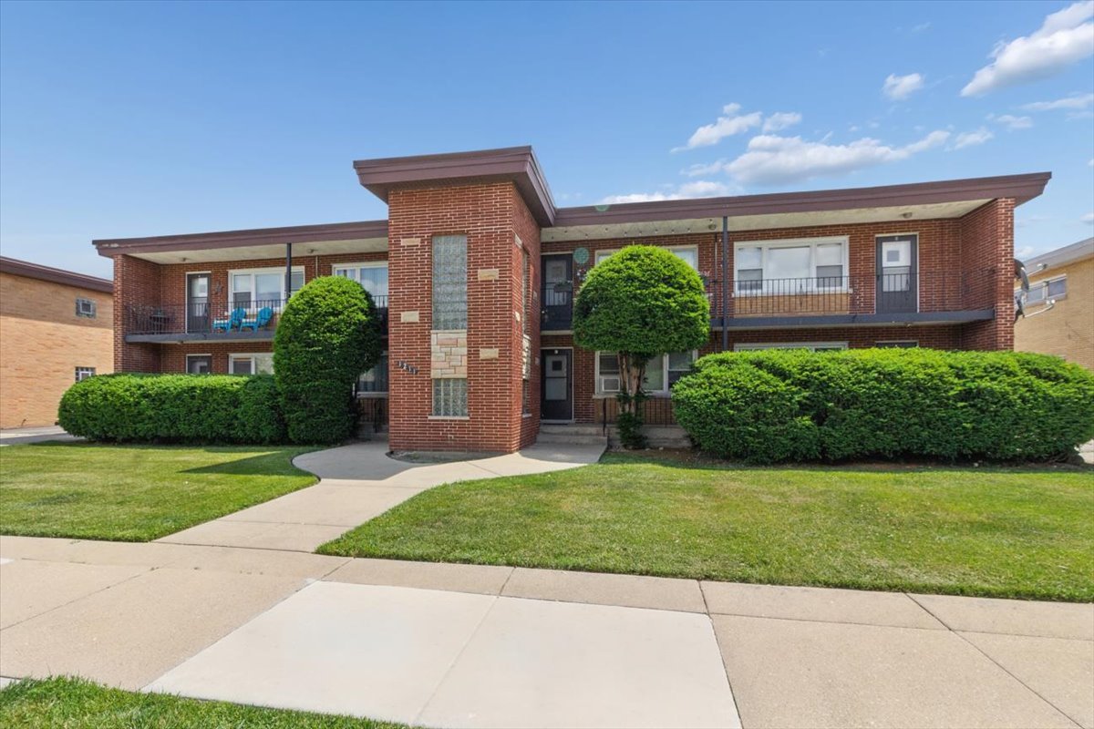 1211 Homestead Road, La Grange Park, IL 60526