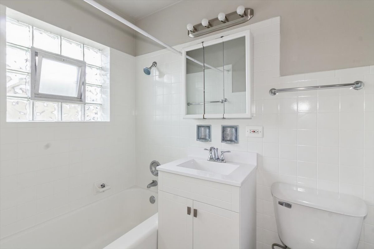 1211 Homestead Road, La Grange Park, IL 60526