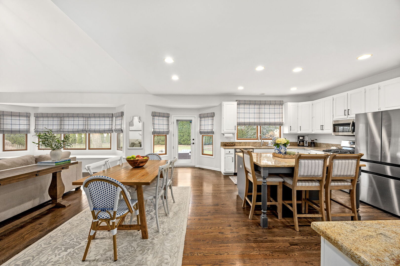 6208 Osage Avenue, Downers Grove, IL 60516